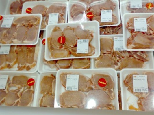 Produsele expirate zac pe rafturi: ouă, lapte şi carne